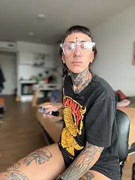 Snapshot of xsadtanas chatting on February 4, 2026, 3:51 pm xsadtanas online show from February 4, 2026, 3:51 pm