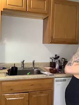 Snapshot of ThornsandHoney chatting on February 15, 2026, 11:58 pm ThornsandHoney online show from February 15, 2026, 11:58 pm