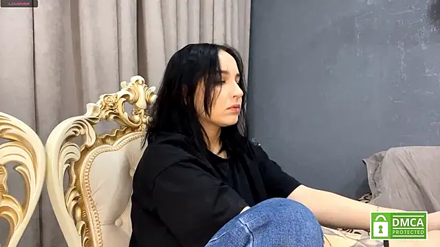 Sylynisem online show from March 13, 2026, 7:52 pm