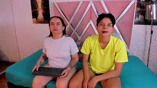 Snapshot of natasha_and_zoe chatting on March 1, 2026, 11:21 am natasha and zoe online show from March 1, 2026, 11:21 am