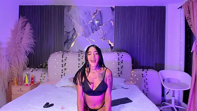 JazminRusso  online show from April 5, 2026, 5:14 am