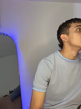 Lucas her online show from April 14, 2026, 11:43 pm