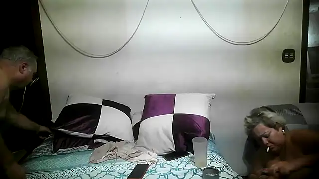 bialoba7 online show from September 30, 2025, 11:11 pm