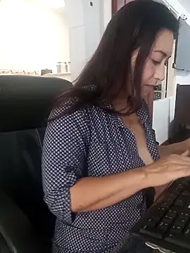 Snapshot of aliz963040 chatting on February 3, 2026, 2:33 pm aliz963040 online show from February 3, 2026, 2:33 pm