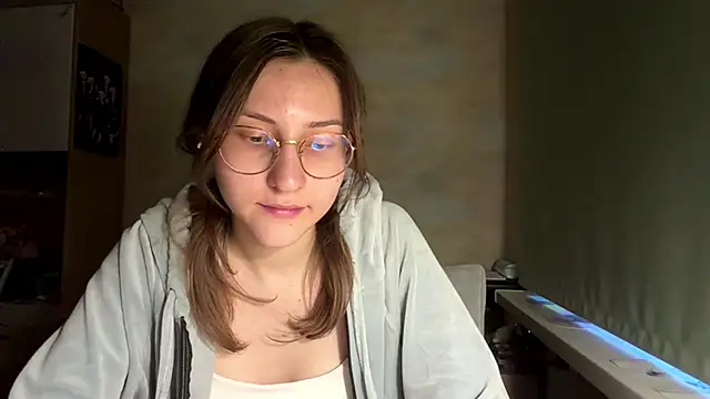Snapshot of Miaaa_Moon chatting on May 14, 2026, 4:26 pm Miaaa Moon online show from May 14, 2026, 4:26 pm