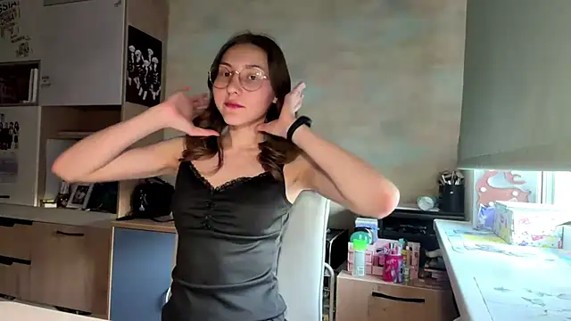 Snapshot of Miaaa_Moon chatting on May 6, 2026, 3:38 pm Miaaa Moon online show from May 6, 2026, 3:38 pm