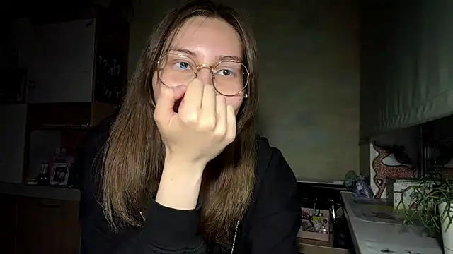 Snapshot of Miaaa_Moon chatting on April 24, 2026, 5:26 pm Miaaa Moon online show from April 24, 2026, 5:26 pm