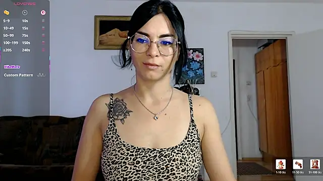 Snapshot of emacandy chatting on August 3, 2026, 2:23 pm emacandy online show from August 3, 2026, 2:23 pm