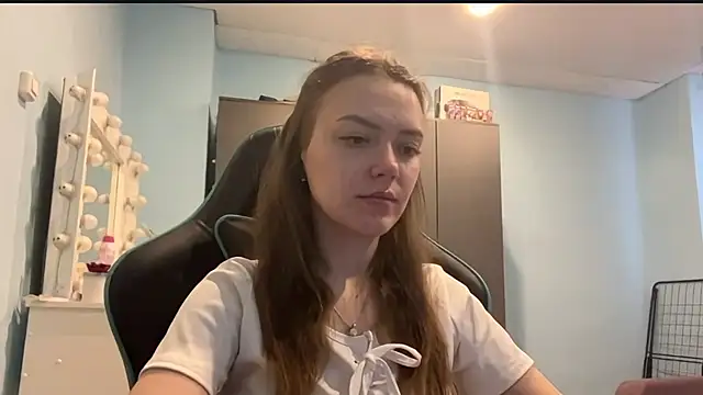 AndreeMerryman online show from April 18, 2026, 1:08 am