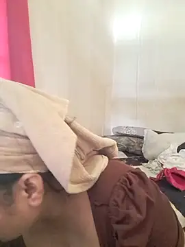 Zyramae 25 online show from March 20, 2026, 6:03 am