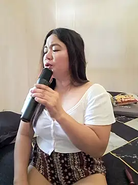 Zyramae 25 online show from April 16, 2026, 5:08 am