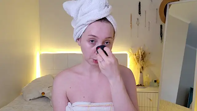 CandiceKingzzz online show from March 15, 2026, 1:51 pm