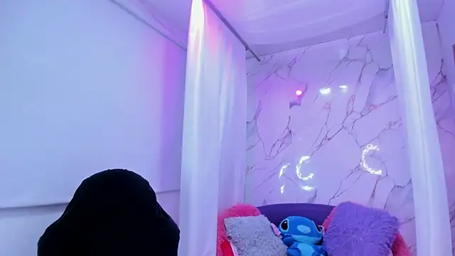 Bella Miller1  online show from April 1, 2026, 3:42 pm