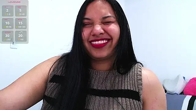 Snapshot of emily-rousee- chatting on February 18, 2026, 1:40 pm emily-rousee- online show from February 18, 2026, 1:40 pm