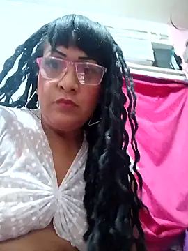 SabrinaColin online show from April 12, 2026, 4:27 am