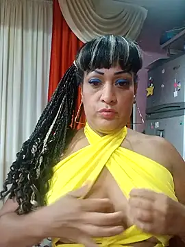 Snapshot of SabrinaColin chatting on February 1, 2026, 11:03 pm SabrinaColin online show from February 1, 2026, 11:03 pm