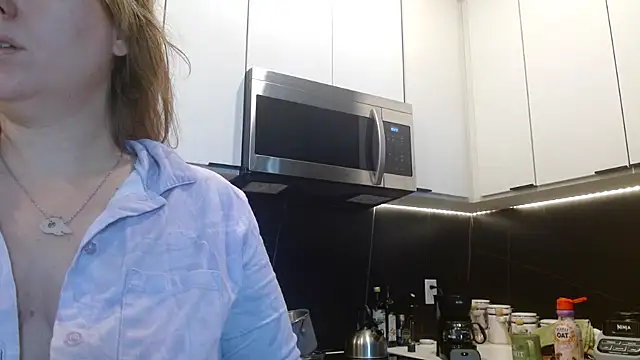 Snapshot of HazelSkyesChat chatting on August 2, 2026, 3:31 pm HazelSkyesChat online show from August 2, 2026, 3:31 pm