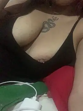 luizekim88 online show from April 21, 2026, 5:47 am