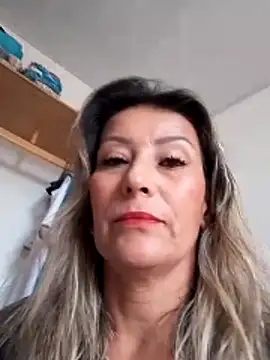 wessAndSandri online show from April 10, 2026, 7:54 pm