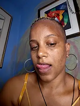 Snapshot of BadGyalGem chatting on May 31, 2026, 4:24 pm BadGyalGem online show from May 31, 2026, 4:24 pm