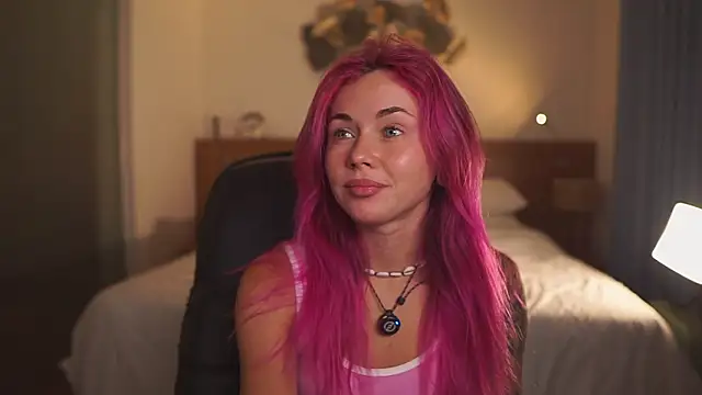 Sarah Pink online show from March 7, 2026, 12:21 pm