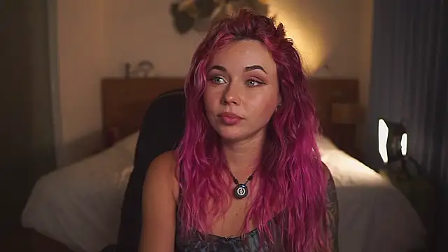 Sarah Pink online show from March 12, 2026, 2:10 pm