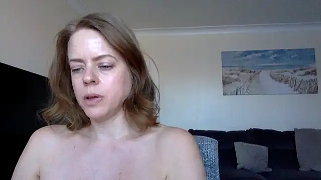 Snapshot of ElizabethArden42- chatting on April 30, 2026, 9:05 am ElizabethArden42- online show from April 30, 2026, 9:05 am
