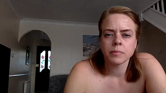 Snapshot of ElizabethArden42- chatting on May 8, 2026, 6:56 pm ElizabethArden42- online show from May 8, 2026, 6:56 pm