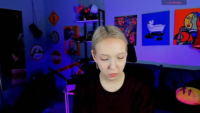 MaoqiBeverly online show from March 30, 2026, 11:11 am