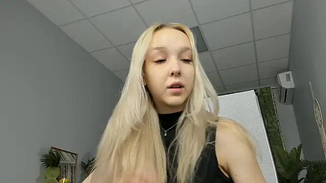 Snapshot of MaoqiBeverly chatting on April 29, 2026, 7:12 am MaoqiBeverly online show from April 29, 2026, 7:12 am