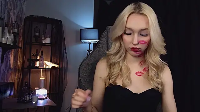 Snapshot of MaoqiBeverly chatting on February 13, 2026, 7:25 pm MaoqiBeverly online show from February 13, 2026, 7:25 pm