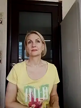 Snapshot of MichelleSolis chatting on June 14, 2026, 5:47 pm MichelleSolis online show from June 14, 2026, 5:47 pm