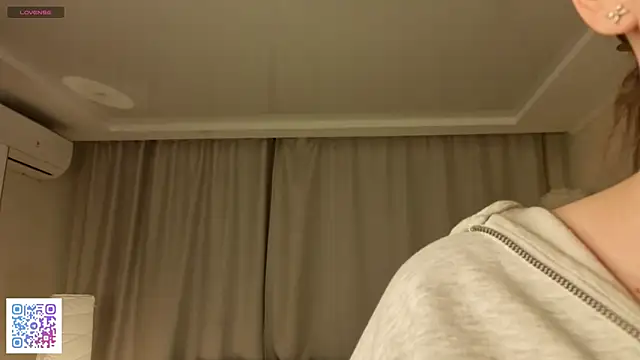 Snapshot of LeanneDinkle chatting on February 28, 2026, 4:56 am LeanneDinkle online show from February 28, 2026, 4:56 am