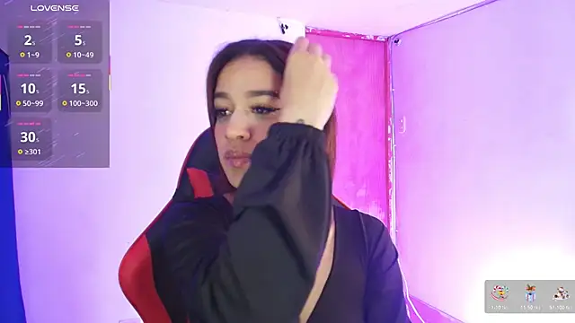 Zoe-Walzer online show from April 7, 2026, 4:42 pm