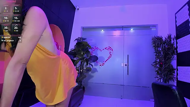 MiaKarsson online show from April 1, 2026, 1:41 pm