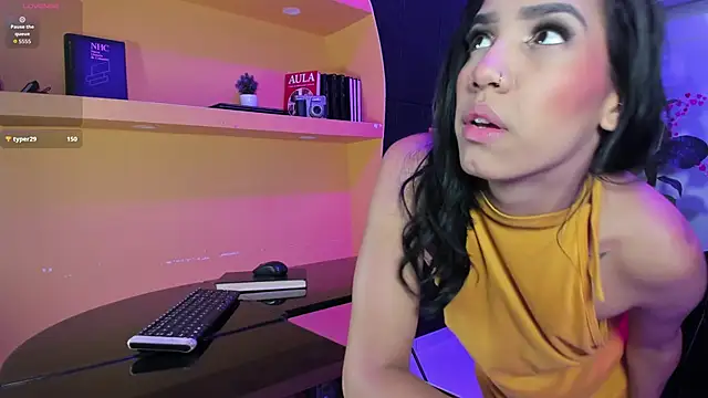 MiaKarsson online show from April 1, 2026, 12:39 pm