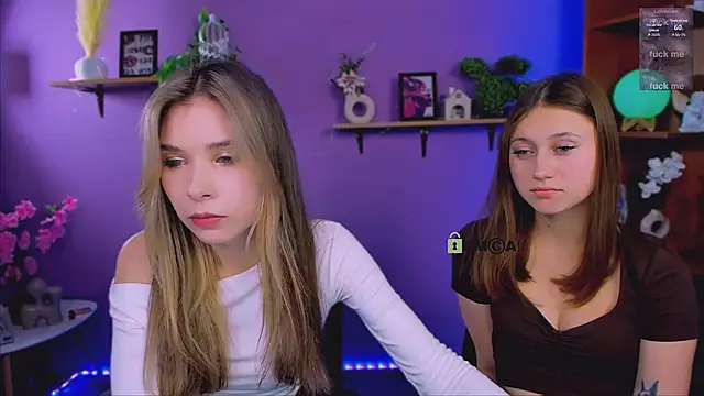 arianaa cat online show from April 9, 2026, 11:55 pm