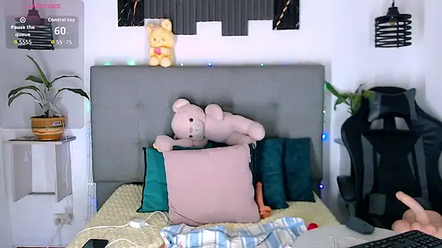 Sophia Valentina online show from April 14, 2026, 4:39 am