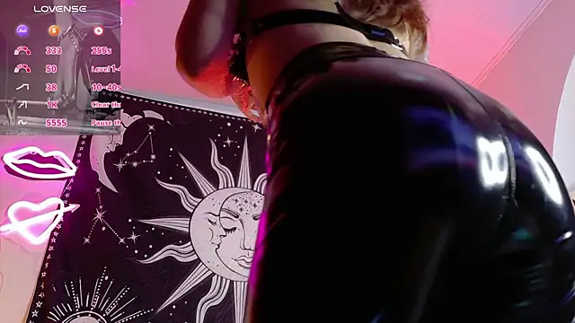 Snapshot of MadLustt chatting on February 13, 2026, 11:05 pm MadLustt online show from February 13, 2026, 11:05 pm