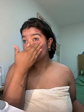 Snapshot of moonhelen chatting on February 13, 2026, 9:48 pm moonhelen online show from February 13, 2026, 9:48 pm