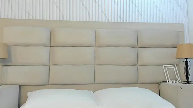 CarolineFyre online show from February 26, 2026, 12:38 pm