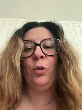 JasmineGlow7 online show from May 30, 2026, 10:54 am