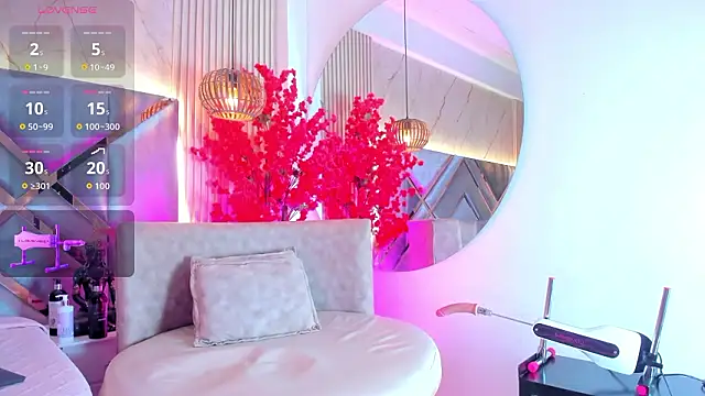 Snapshot of EmmaLovve chatting on February 19, 2026, 2:30 am EmmaLovve online show from February 19, 2026, 2:30 am