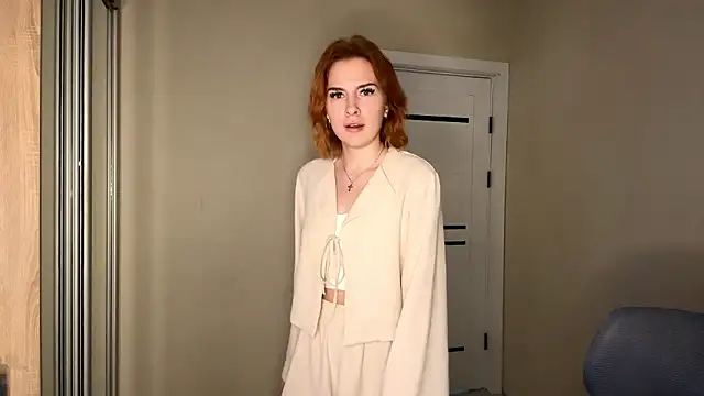 Snapshot of LuxuryRita chatting on February 16, 2026, 2:48 pm LuxuryRita online show from February 16, 2026, 2:48 pm