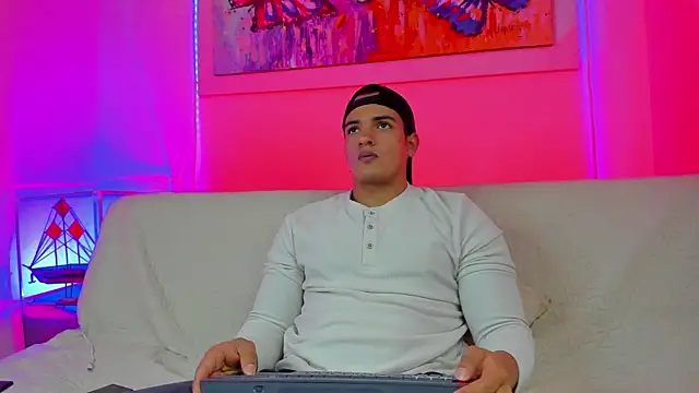 jhon nicolas online show from April 5, 2026, 8:59 pm