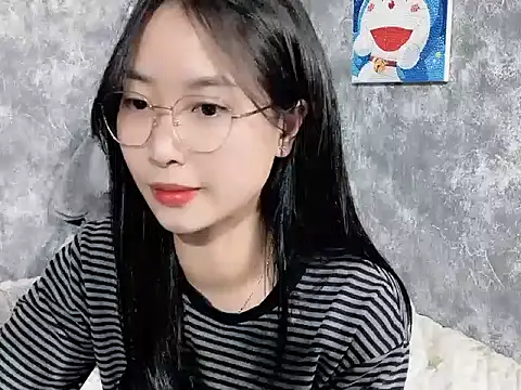 Snapshot of Linne6789 chatting on February 4, 2026, 3:40 pm Linne6789 online show from February 4, 2026, 3:40 pm