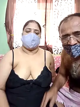 HoneyHush online show from March 1, 2026, 9:20 am