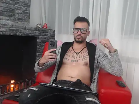 Snapshot of RyanxCole chatting on February 20, 2026, 1:24 pm RyanxCole online show from February 20, 2026, 1:24 pm