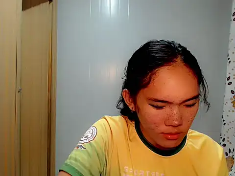 Snapshot of girlyteengrl chatting on February 4, 2026, 4:46 pm girlyteengrl online show from February 4, 2026, 4:46 pm