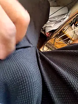 Snapshot of hot---boy1 chatting on February 18, 2026, 5:49 am hot---boy1 online show from February 18, 2026, 5:49 am